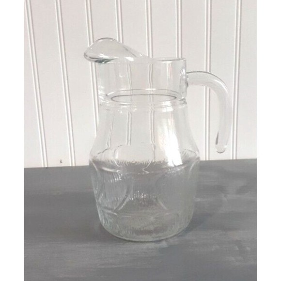 Vintage Clear Textured 7 Cup Glass Pitcher with Ice Lip‎ - Picture 1 of 6